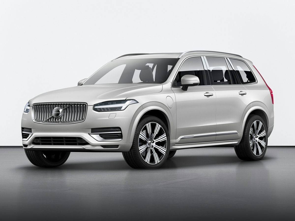 2022 Volvo XC90 T6 Momentum