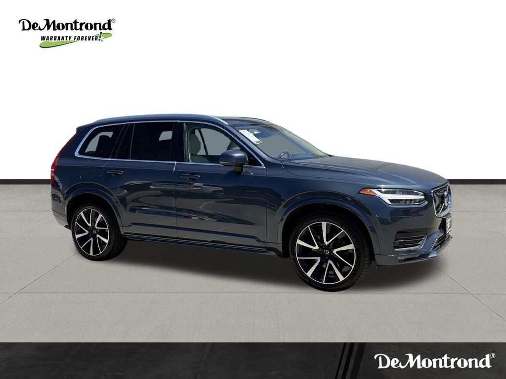 2022 Volvo XC90 T6 Momentum