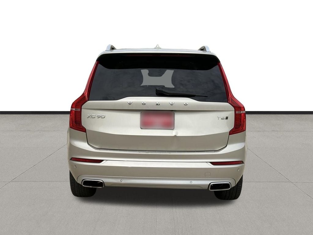 2016 Volvo XC90 T6 Momentum