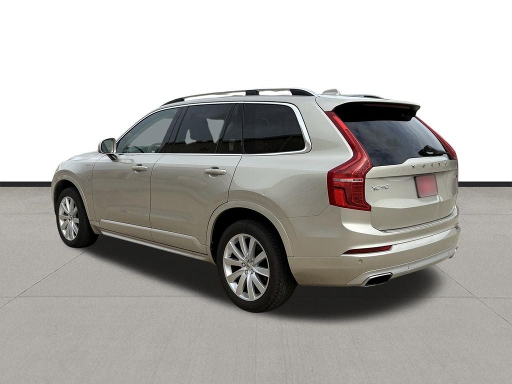 2016 Volvo XC90 T6 Momentum