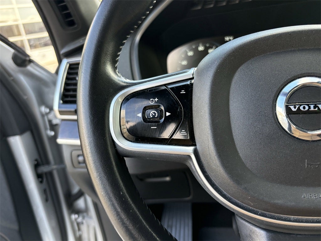 2017 Volvo XC90 T6 Momentum