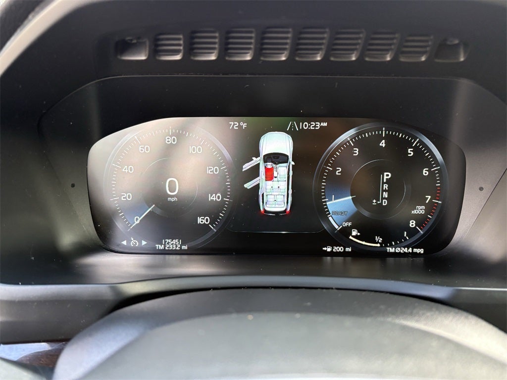 2017 Volvo XC90 T6 Momentum