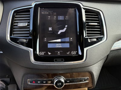 2017 Volvo XC90 T6 Momentum