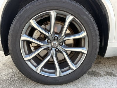 2017 Volvo XC90 T6 Momentum