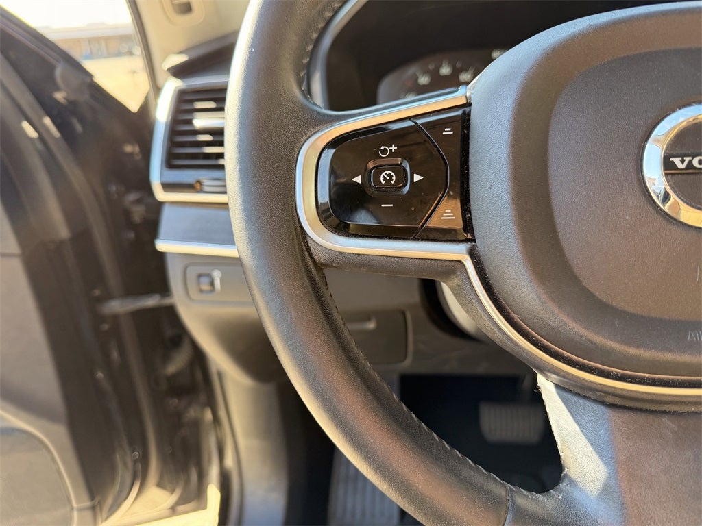 2016 Volvo XC90 T6 Momentum