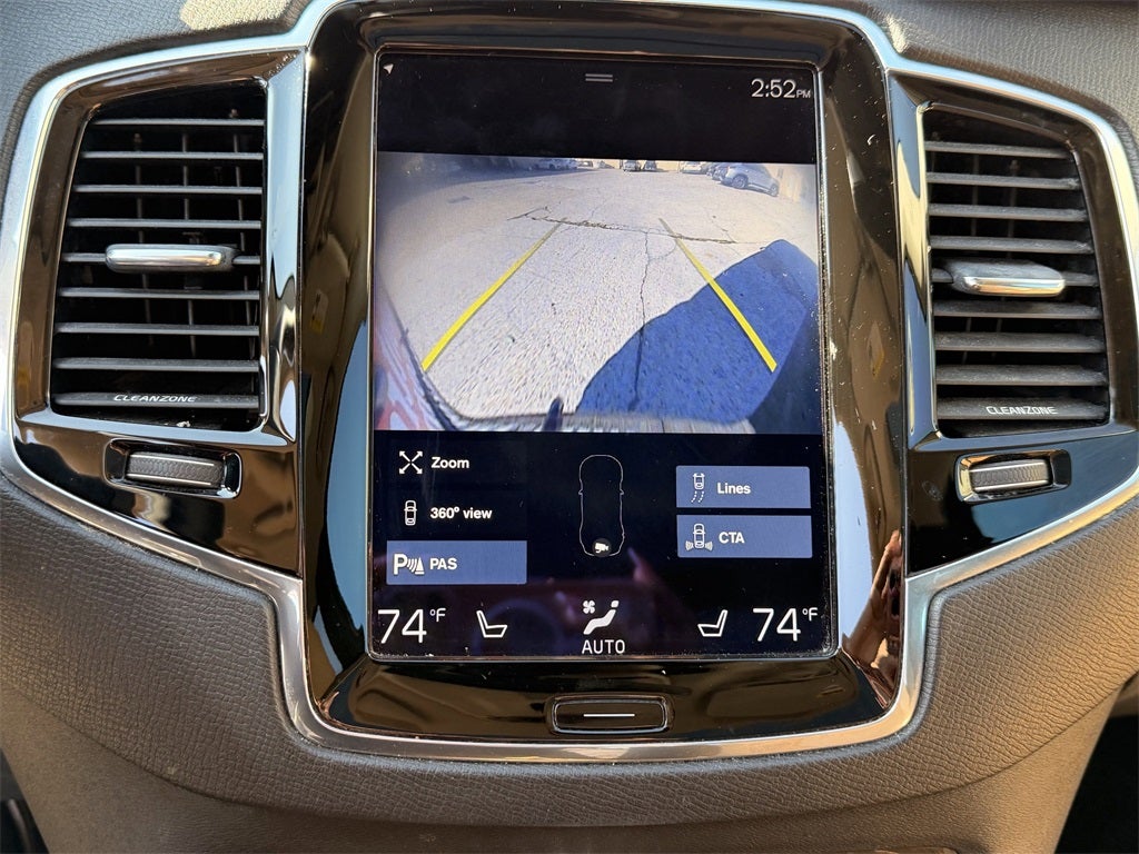 2016 Volvo XC90 T6 Momentum