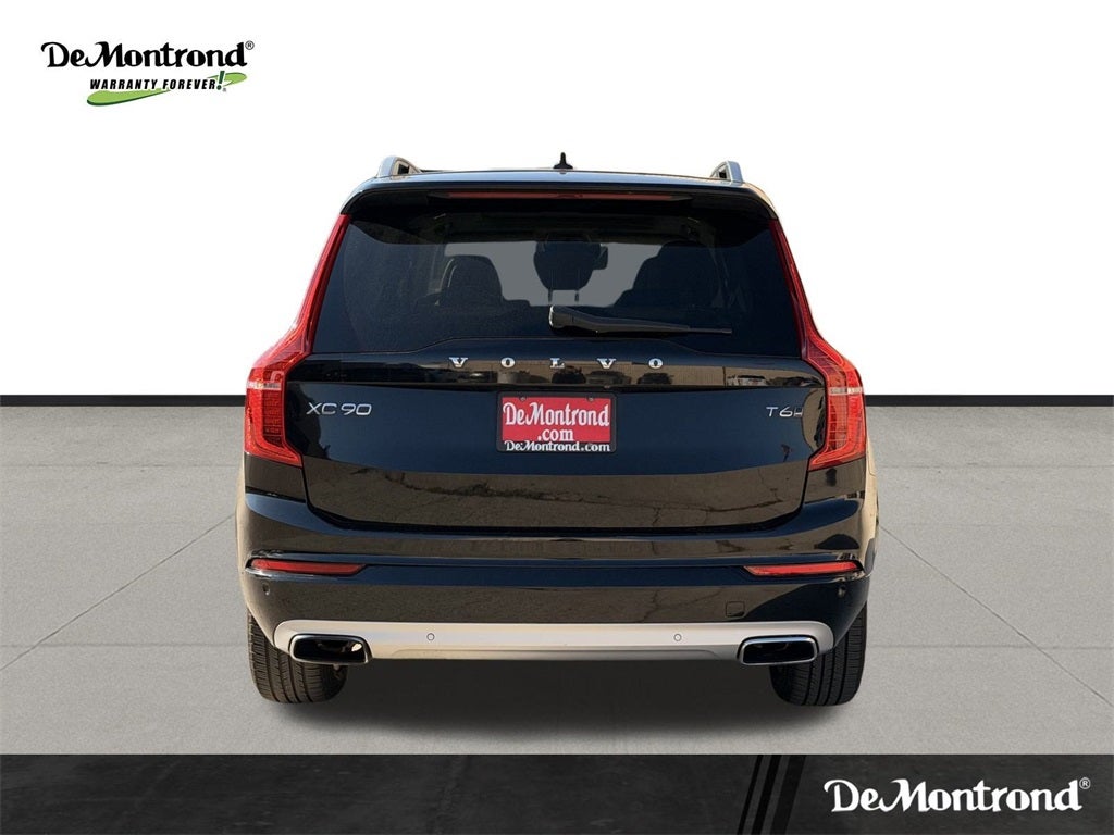 2016 Volvo XC90 T6 Momentum