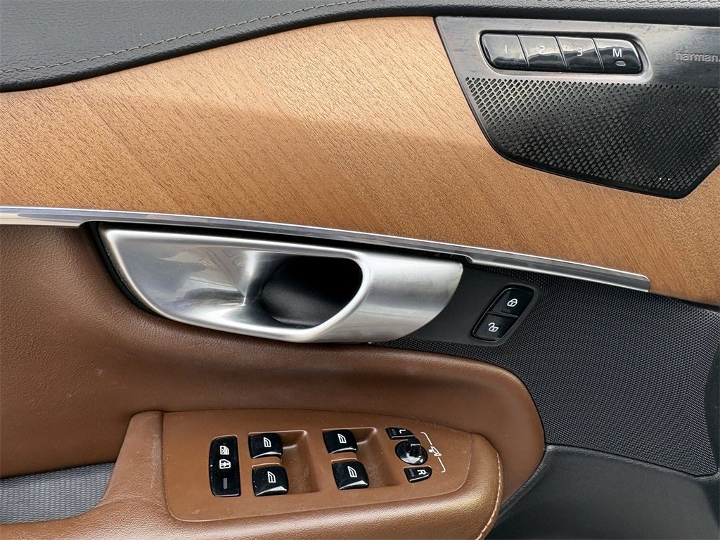 2020 Volvo XC90 T6 Inscription