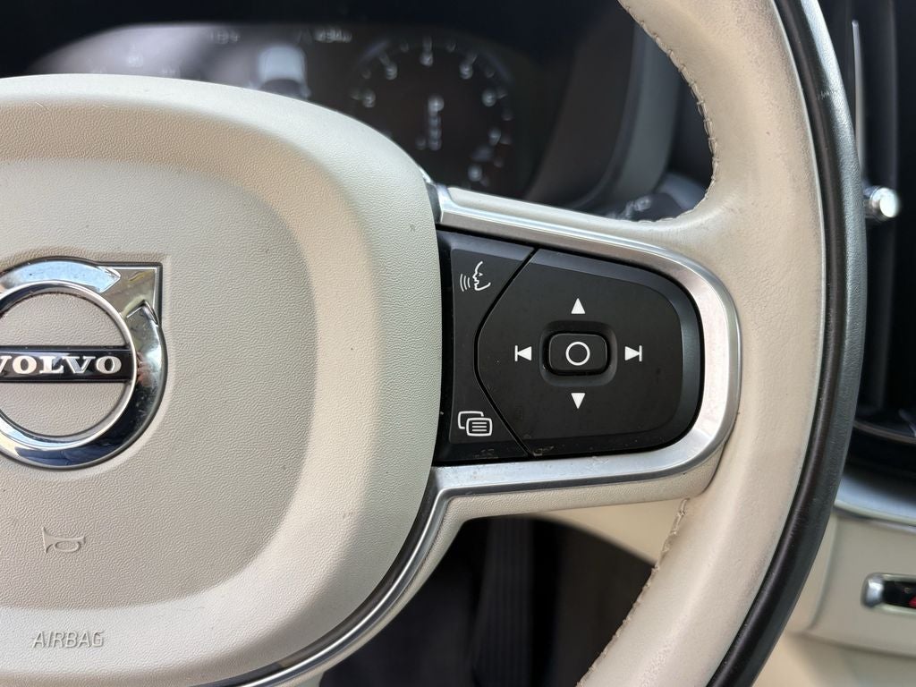 2018 Volvo XC60 T6 Momentum