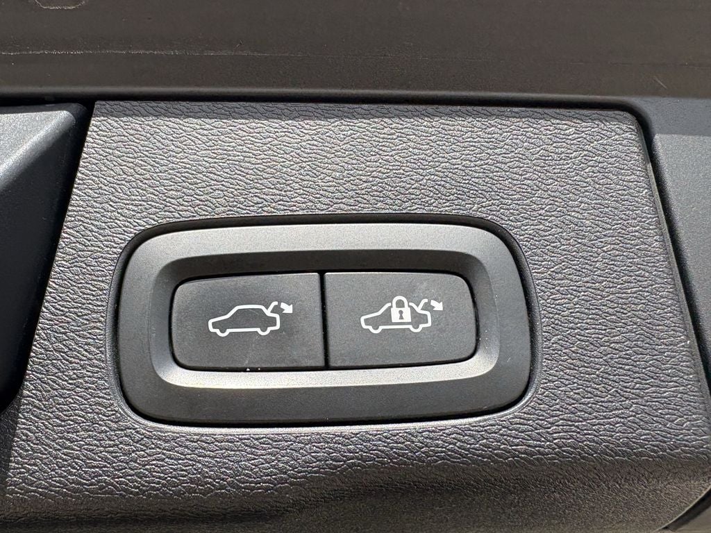 2018 Volvo XC60 T6 Momentum