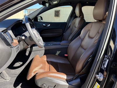 2022 Volvo XC60 B5 Inscription