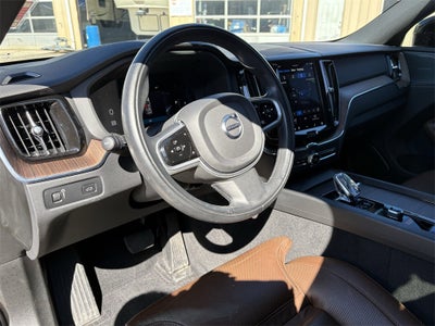 2022 Volvo XC60 B5 Inscription