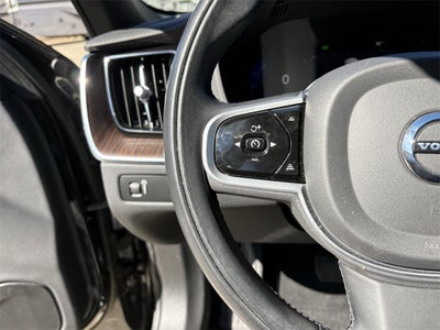 2022 Volvo XC60 B5 Inscription