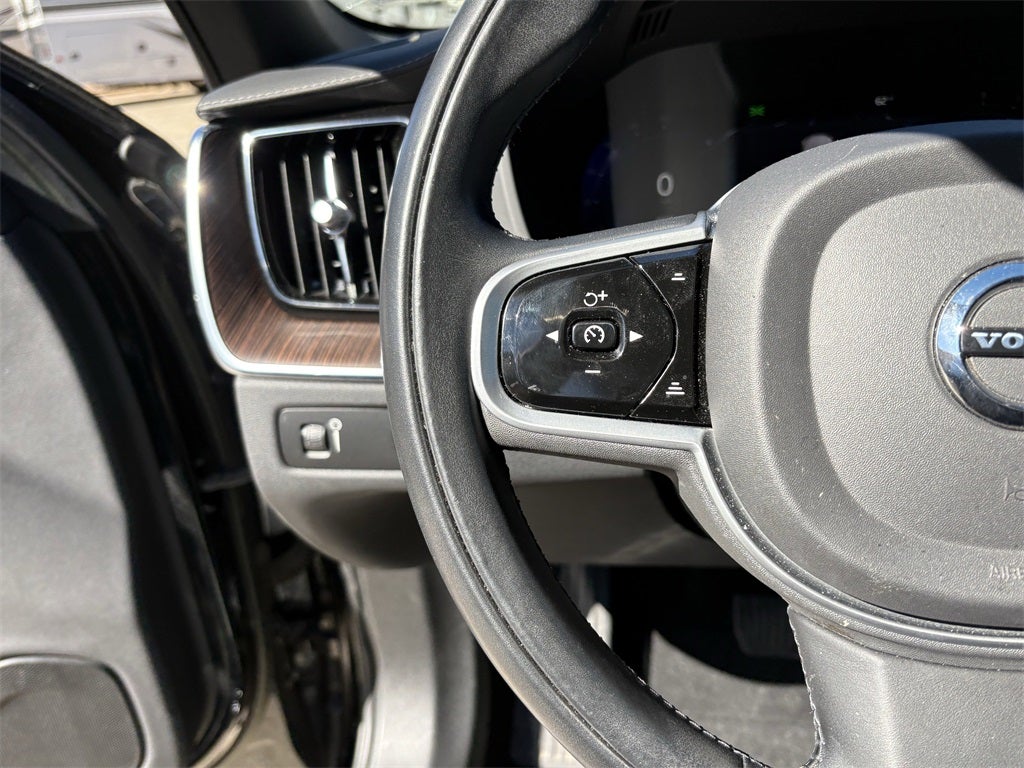 2022 Volvo XC60 B5 Inscription