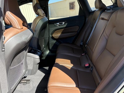 2022 Volvo XC60 B5 Inscription