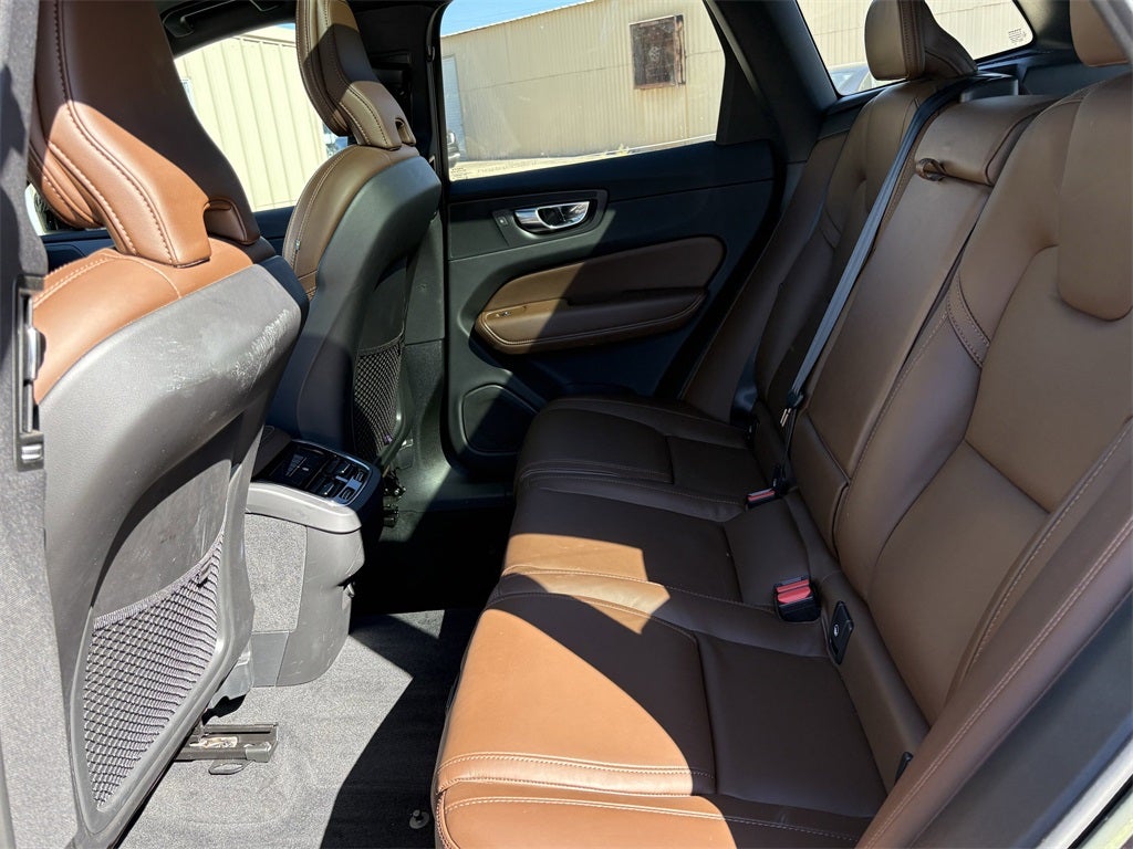 2022 Volvo XC60 B5 Inscription