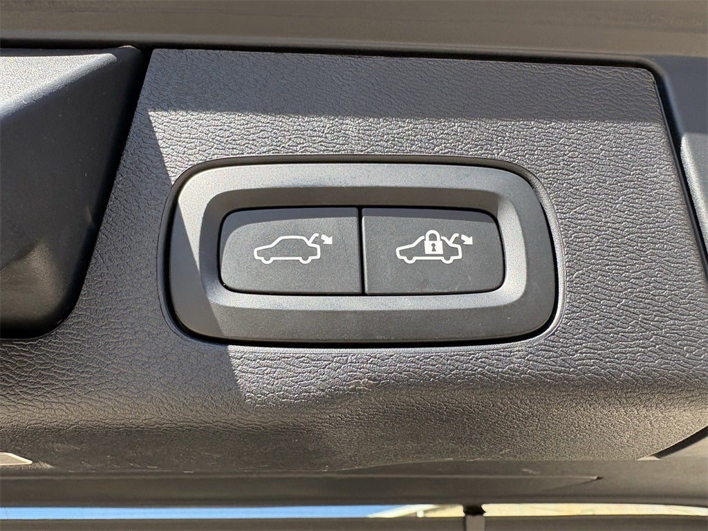 2022 Volvo XC60 B5 Inscription