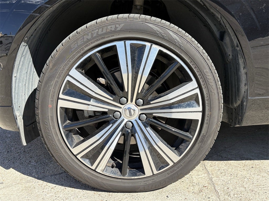 2022 Volvo XC60 B5 Inscription