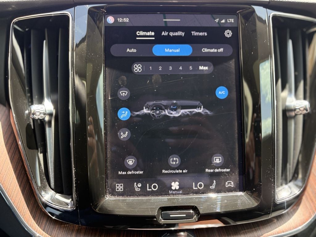 2024 Volvo XC60 B5 Plus Dark Theme