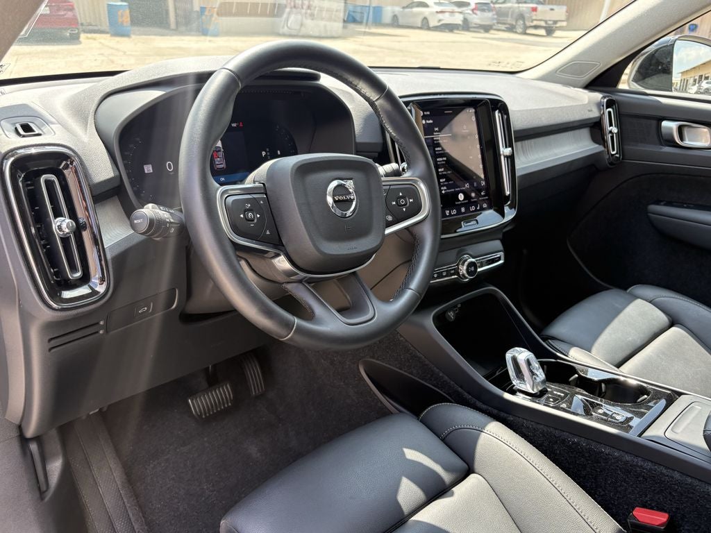 2026 Volvo XC40 B5 Plus