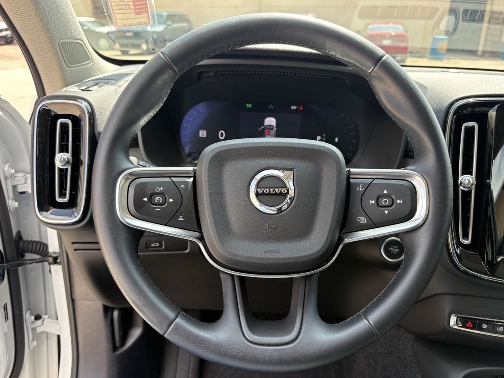 2026 Volvo XC40 B5 Plus