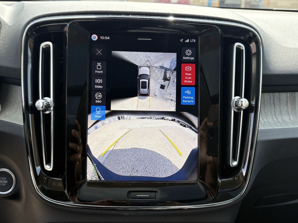 2026 Volvo XC40 B5 Plus