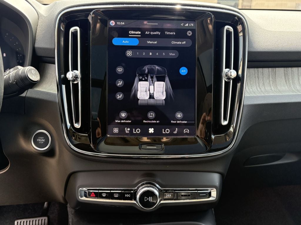 2026 Volvo XC40 B5 Plus