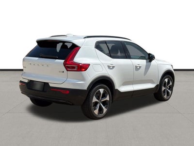 2026 Volvo XC40 B5 Plus