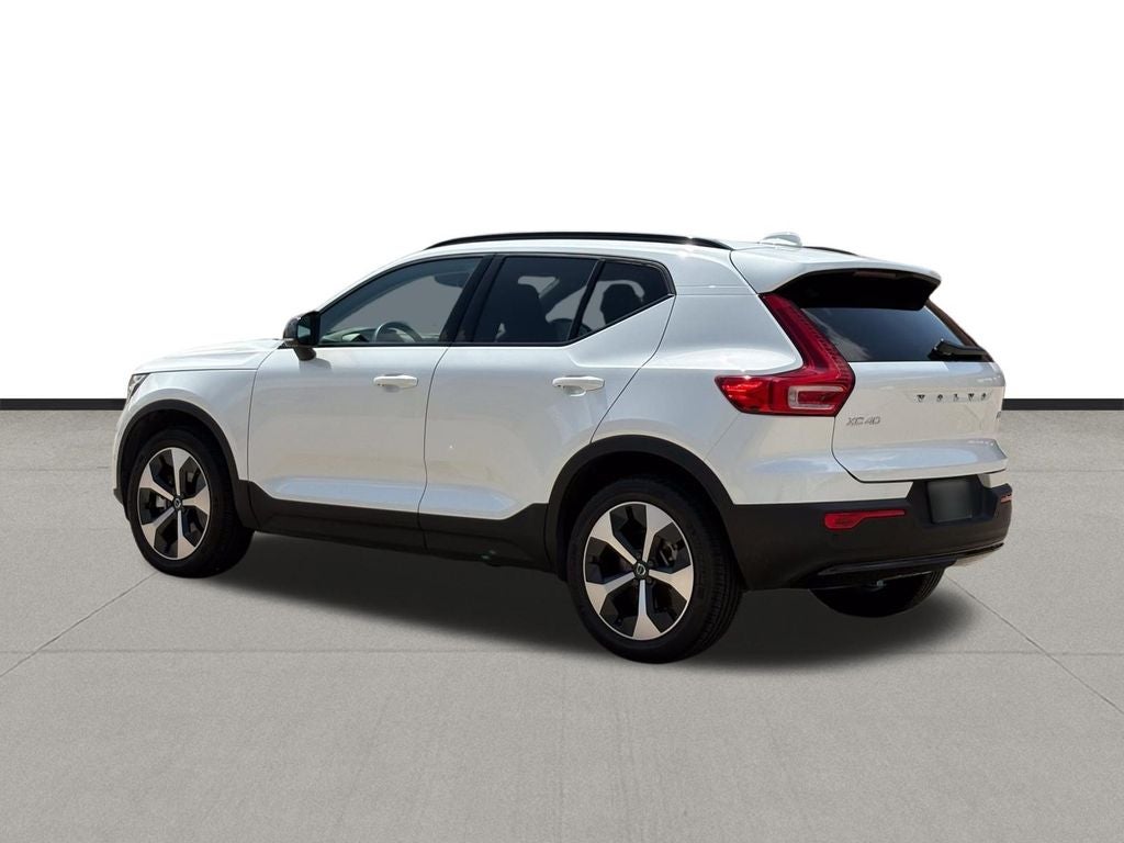 2026 Volvo XC40 B5 Plus