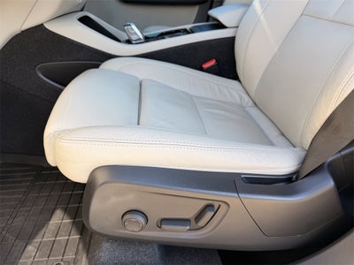 2023 Volvo XC40 Ultimate BRIGHT THEME