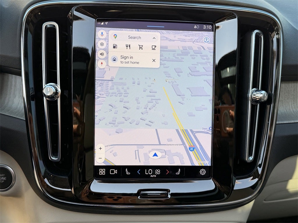 2023 Volvo XC40 Ultimate BRIGHT THEME