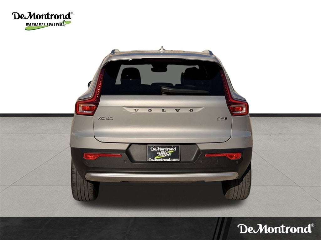 2023 Volvo XC40 Ultimate BRIGHT THEME