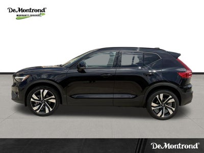 2025 Volvo XC40 B5 Ultra Dark Theme
