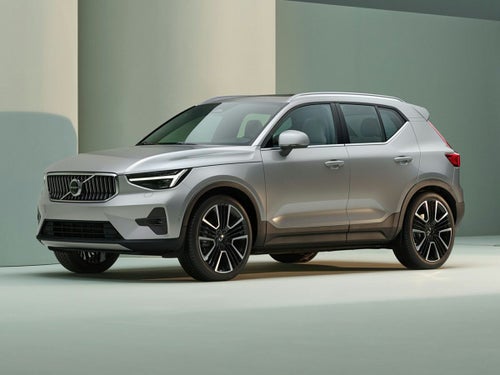 2023 Volvo XC40 B5 Plus Bright Theme