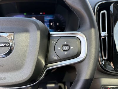2023 Volvo XC40 B5 Plus Bright Theme