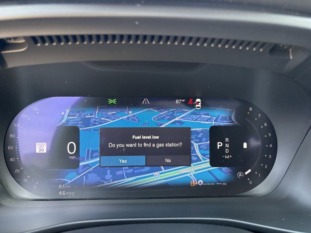 2023 Volvo XC40 B5 Plus Bright Theme