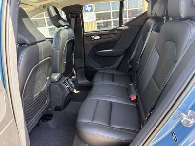 2023 Volvo XC40 B5 Plus Bright Theme