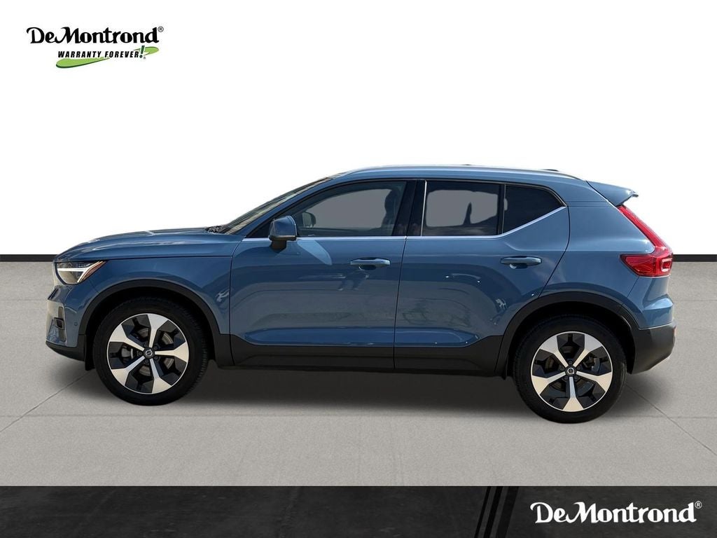 2023 Volvo XC40 B5 Plus Bright Theme
