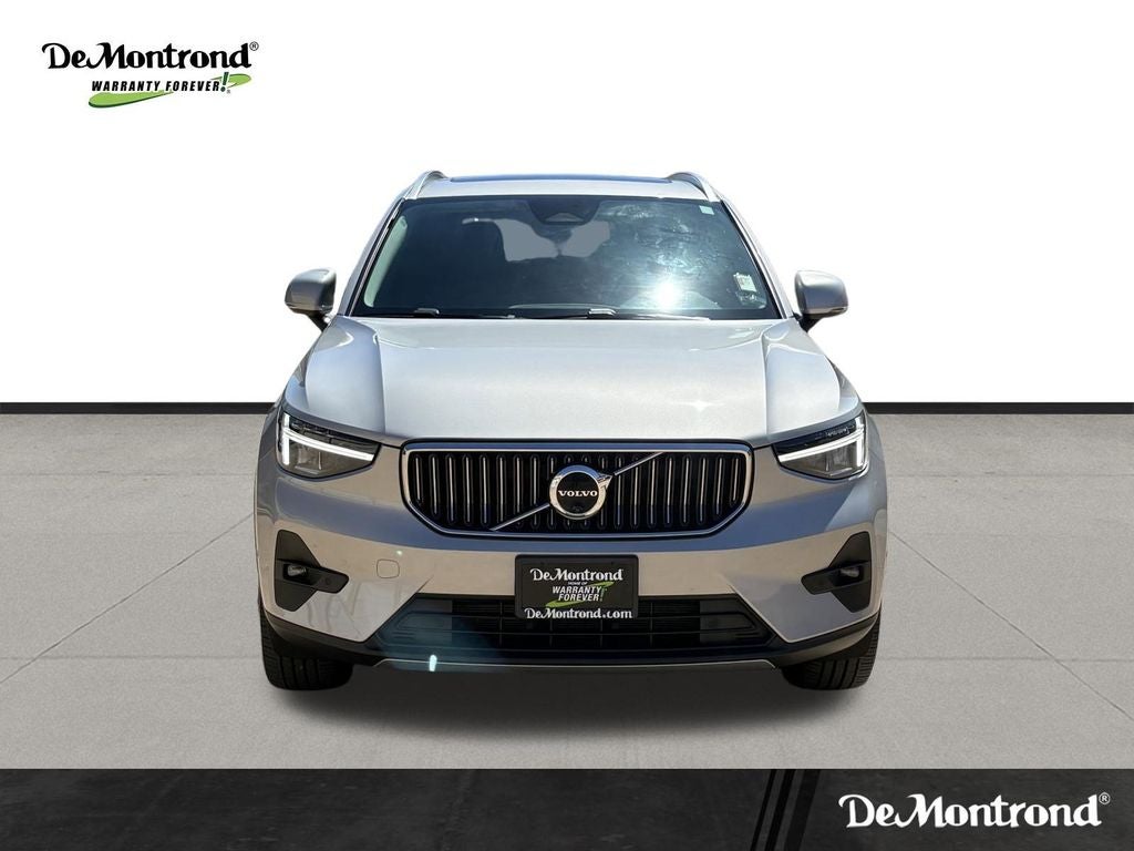 2023 Volvo XC40 B5 Plus Bright Theme