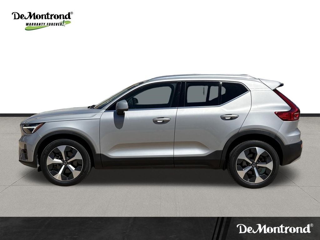 2023 Volvo XC40 B5 Plus Bright Theme