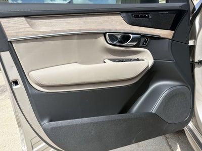 2026 Volvo XC90 B5 Plus