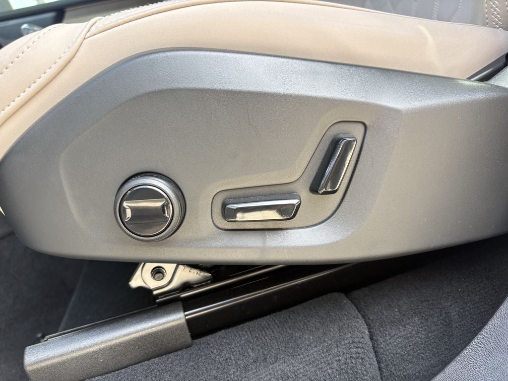 2026 Volvo XC90 B5 Plus