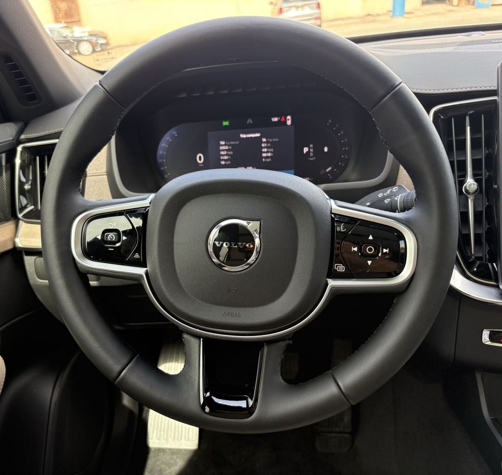 2026 Volvo XC90 B5 Plus