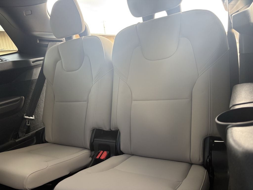 2026 Volvo XC90 B5 Plus