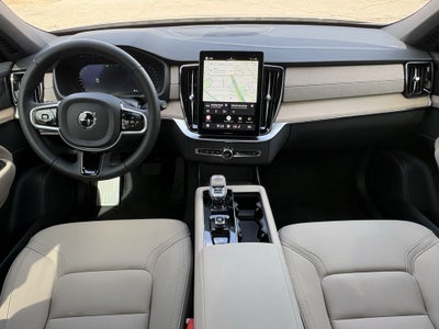 2026 Volvo XC90 B5 Plus