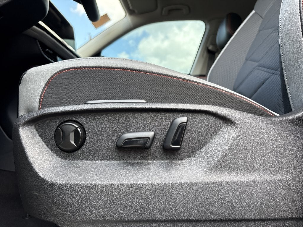 2024 Volkswagen Atlas 2.0T Peak Edition SEL