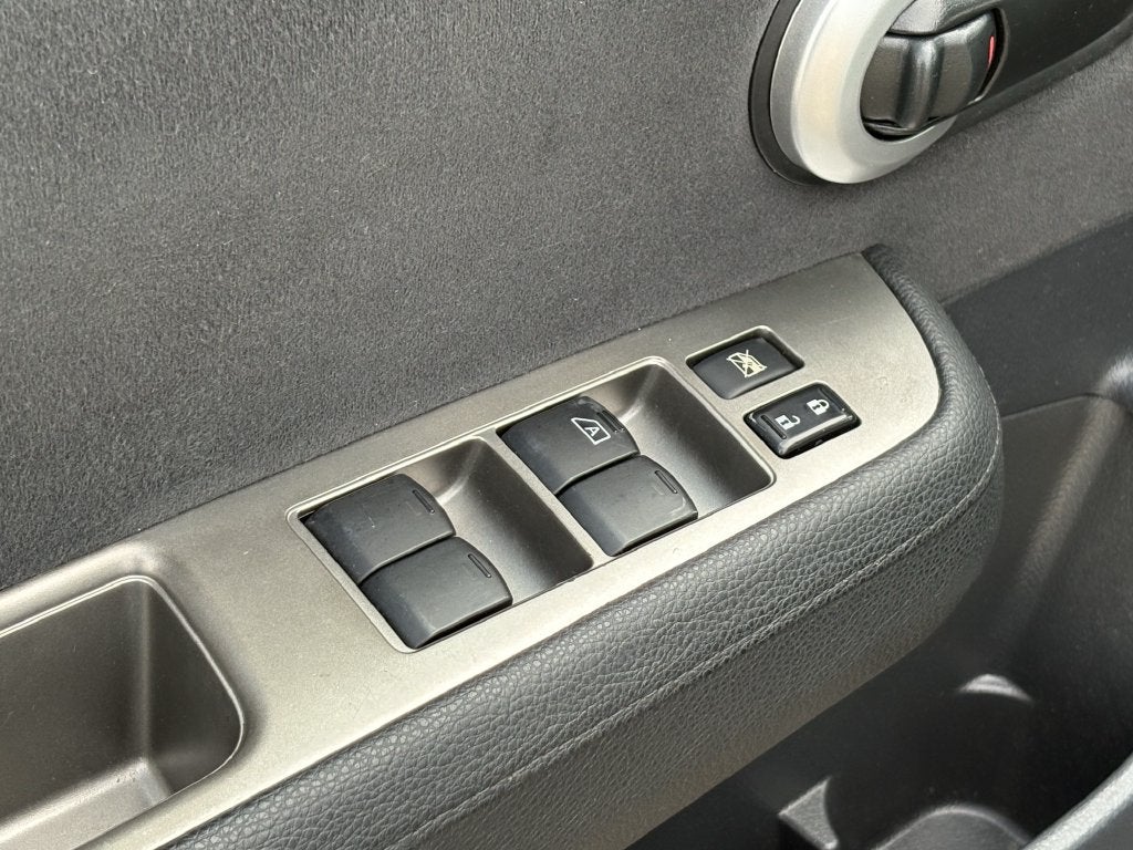 2012 Nissan Versa 1.8 S