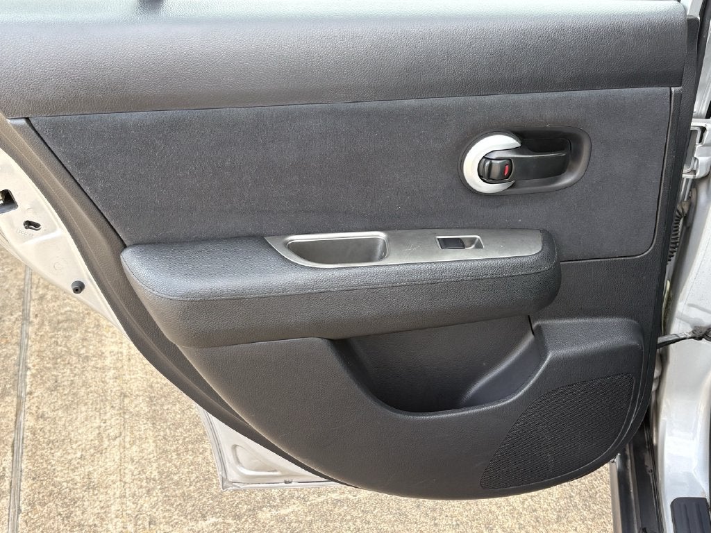 2012 Nissan Versa 1.8 S