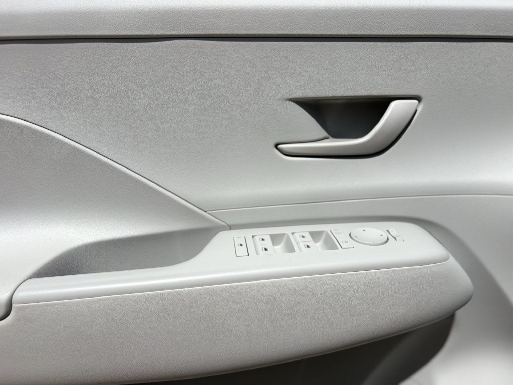 2025 Hyundai Kona SE