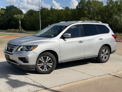 2020 Nissan Pathfinder SV